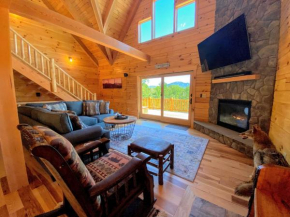 UV Log home with direct Cannon Mountain views Minutes to attractions Fireplace, Pool Table, AC